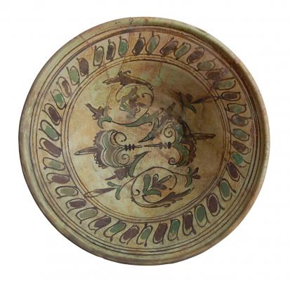 17. századi dísztál a 2016-os ásatások anyagából